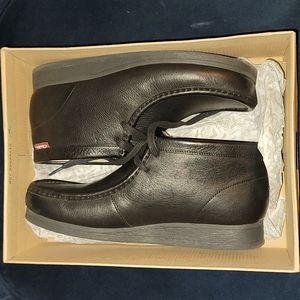 Black leather Clark Wallabee
